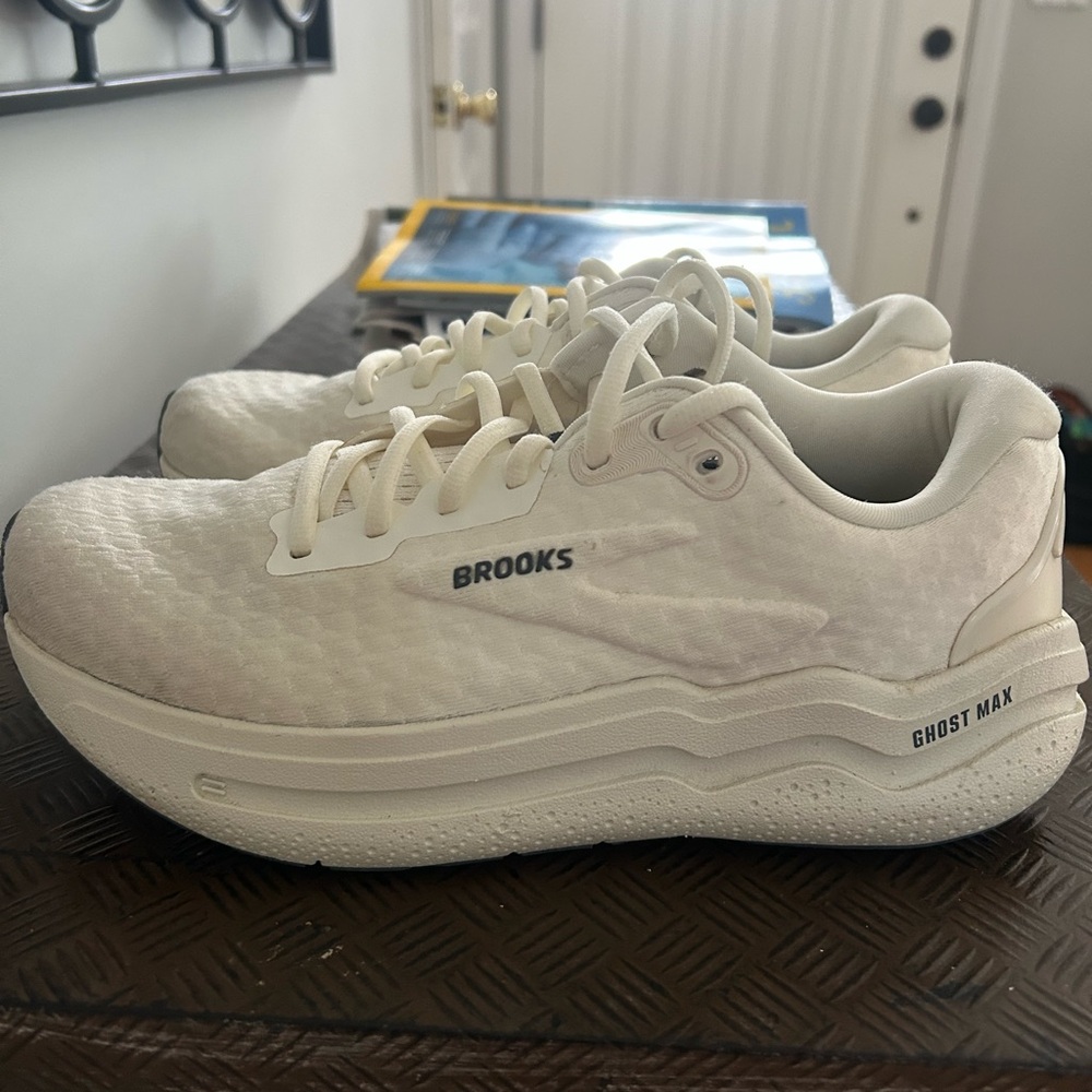 Brooks Ghost Max Cream Running Shoes